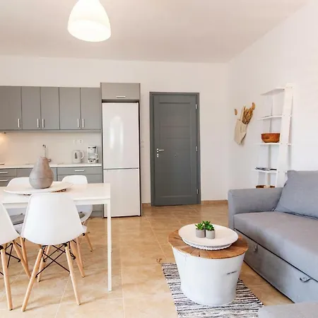 Ikies B Apartment