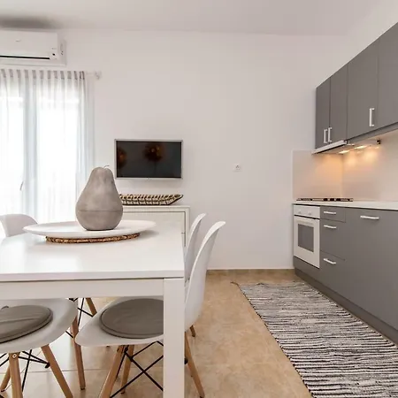 Apartment Ikies B Tinos